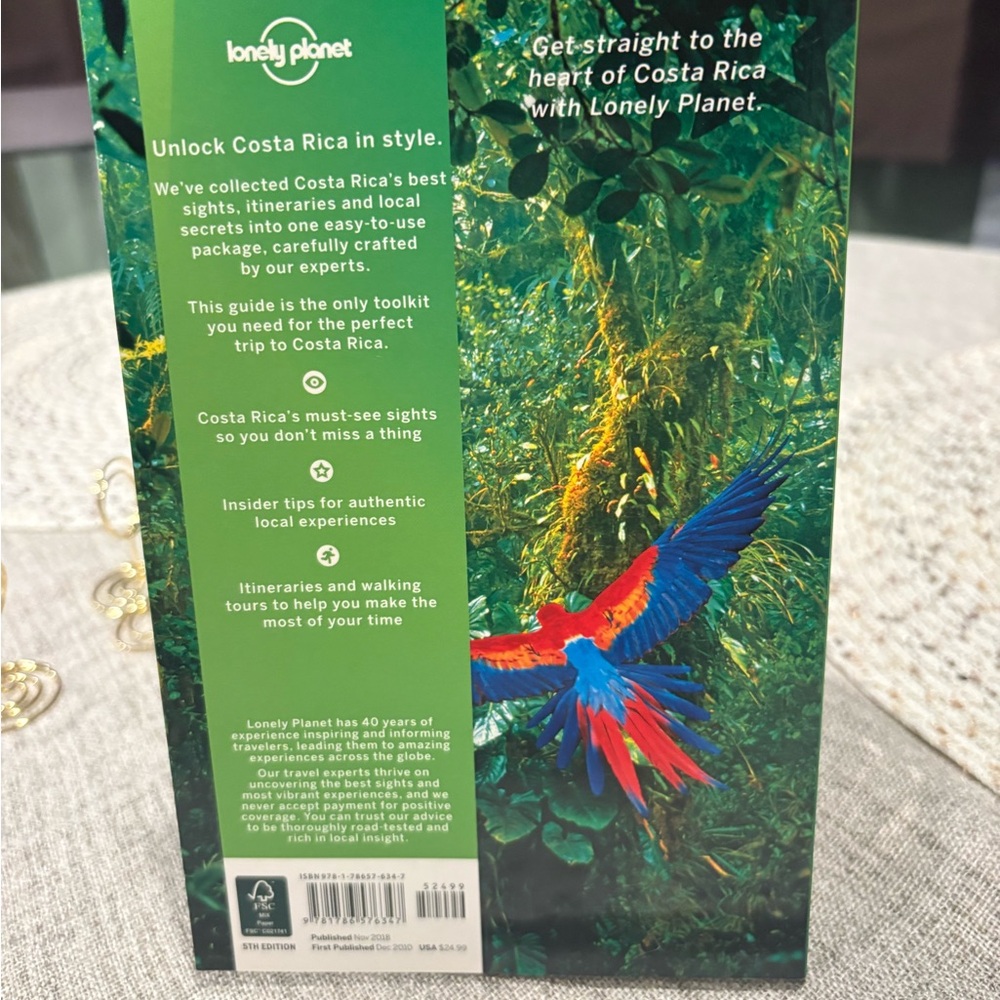 Discover Costa Rica Guidebook - Picture 2 of 6